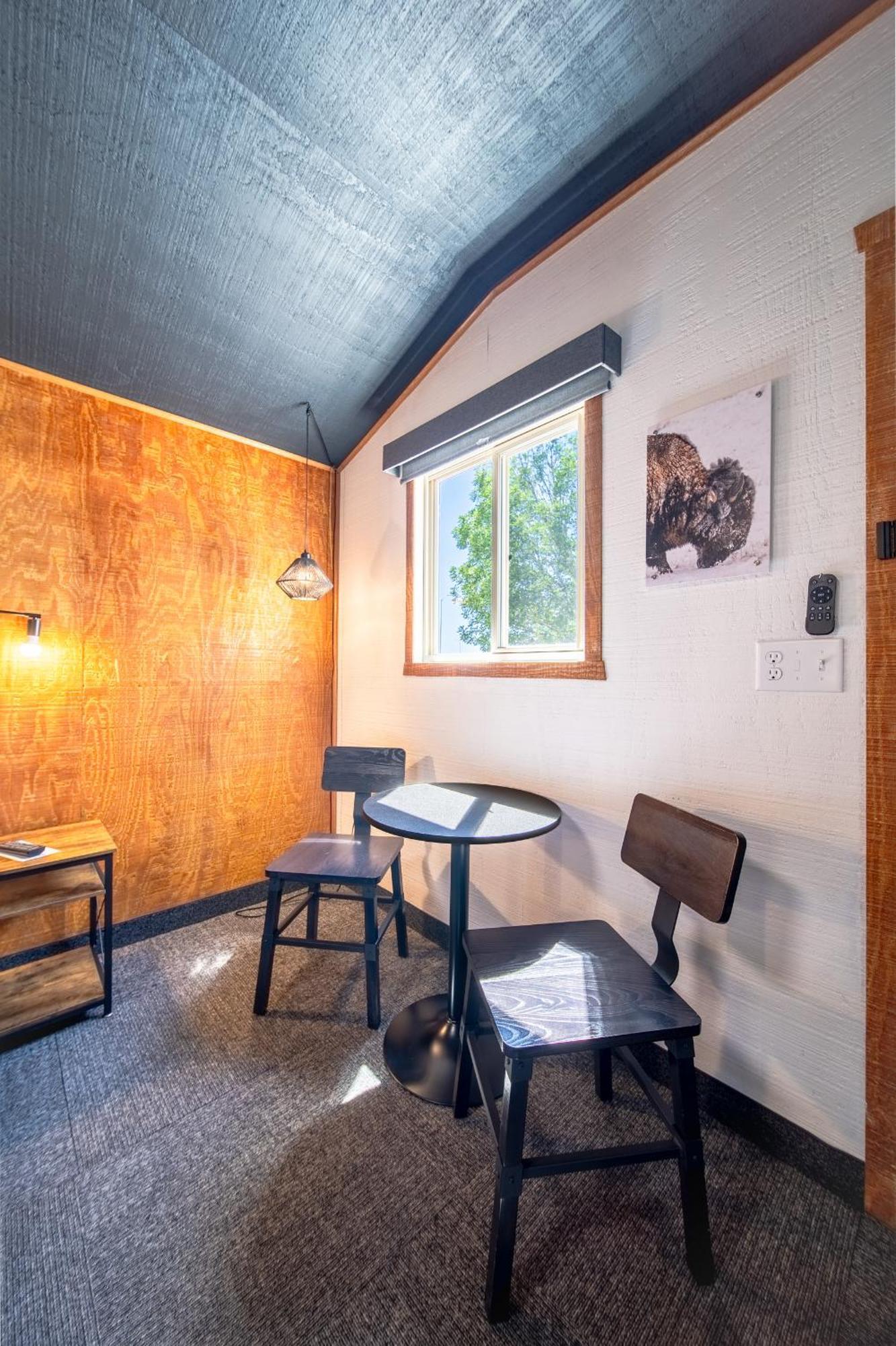 Hansen Inn & Cabins ウォール エクステリア 写真